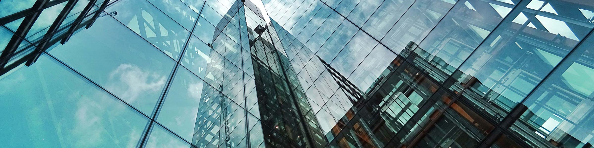 AG亚娱集团官方_舞美塑造时空汪峰岁月演唱会舞台视觉诠释“岁月”(图2) AG亚娱集团官方