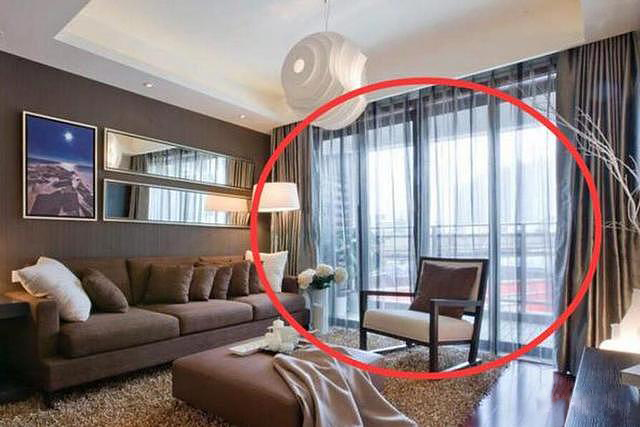 《木兰诗篇》走进梦想课堂 雷佳敲响盲童心灵之窗:ag亚娱官网(图3) AG亚娱集团官方