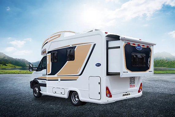 唱作人杨朗朗任选秀评委 献唱跨年晚会引合唱:AG亚娱集团官方(图3) AG亚娱集团官方