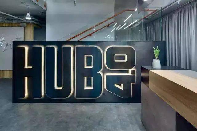 AG亚娱集团：
智慧工艺与创新设计的完美联合 外洋创意标识设计(图1)